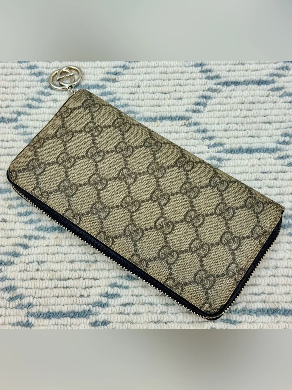 GUCCI Vintage Y2K Brown GG Monogram Supreme Canvas Zip-Around Wallet W/ G Charm - Picture 10 of 16